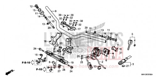 TUYAU DE GUIDON/PONT SUPERIEUR ADV750J de 2018